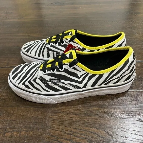 Vans Authentic Zebra Green Sheen True White Shoe Size 6.5 Women