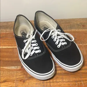 Vans Black and White Canvas Sneakers Low-Top, Mens 11
