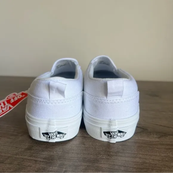 Vans Classic Triple White Youth Slip On Shoe Size 3  SKU#24186