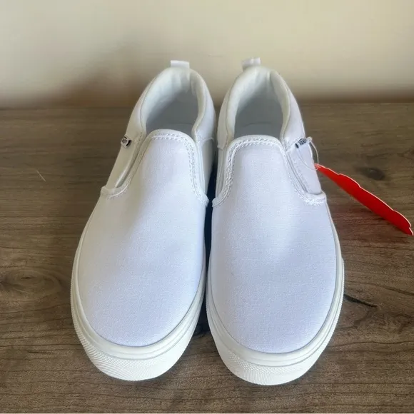 Vans Classic Triple White Youth Slip On Shoe Size 3  SKU#24186