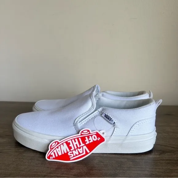 Vans Classic Triple White Youth Slip On Shoe Size 3  SKU#24186