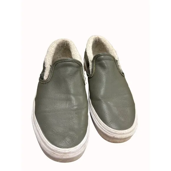 Vans men’s 7.5 or womens 9 green leather fur lined low top shoes slip  SKU 6269