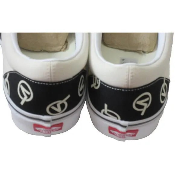 Vans Men's Classic Slip On Circle V Black Marshmallow Canvas Shoes Sizes NIB