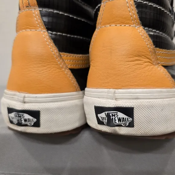 Vans Off The Wall Sk8 Hi MTE 2.0 DX, Apricot Black Mens 9 / Womens 10.5