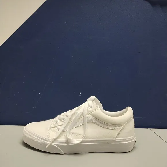 Vans Old Skool Classics Shoes Womens 6.5 White Canvas Low Top Rubber Sole 508731