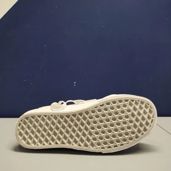 Vans Old Skool Classics Shoes Womens 6.5 White Canvas Low Top Rubber Sole 508731