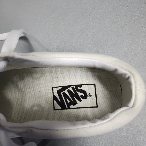 Vans Old Skool Classics Shoes Womens 6.5 White Canvas Low Top Rubber Sole 508731