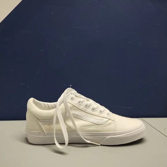 Vans Old Skool Classics Shoes Womens 6.5 White Canvas Low Top Rubber Sole 508731