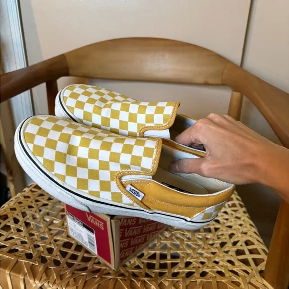 VANS Shoes Mens 6 Womens 7.5 Checkerboard Slip On Sneakers Yellow Canvas Low Top