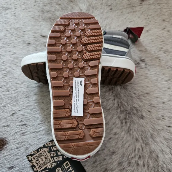 VANS SK8-Hi DR MTE-2 Waterproof Insulated Shoes Grey Women Size 9.5 (Men 8) NEW