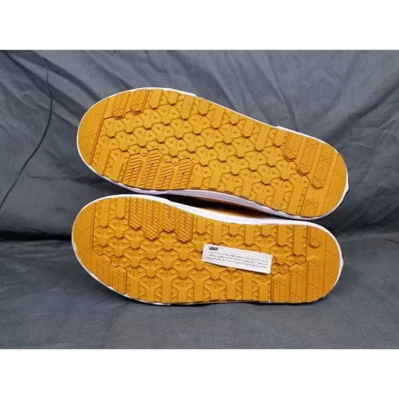 Vans Sk8-Hi Mte-1 Insulated SneakerBoot Suede Gold Grey Boys Size 7 NEW IN BOX