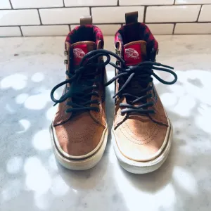 Vans Sk8-Hi MTE High Top Sneaker Brown Suede Plaid Waterproof Boots Women's 7.5