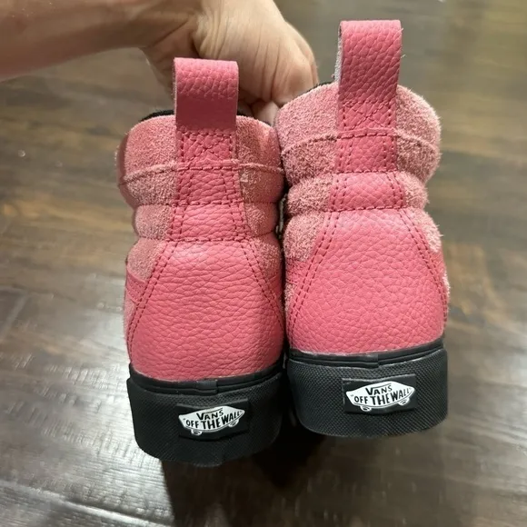 Vans Sk8-Hi Platform Mte in Desert Rose Size 7 Women