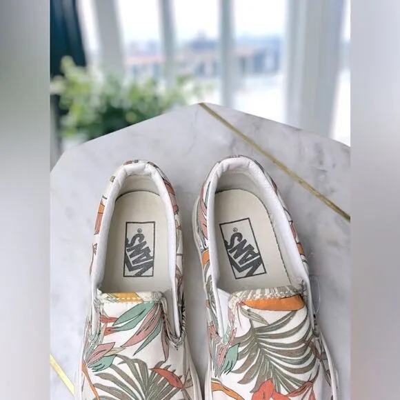 VANS® Unisex Classic Slip-On Sneakers in Cali Floral Size 4.5 Men 6 Women