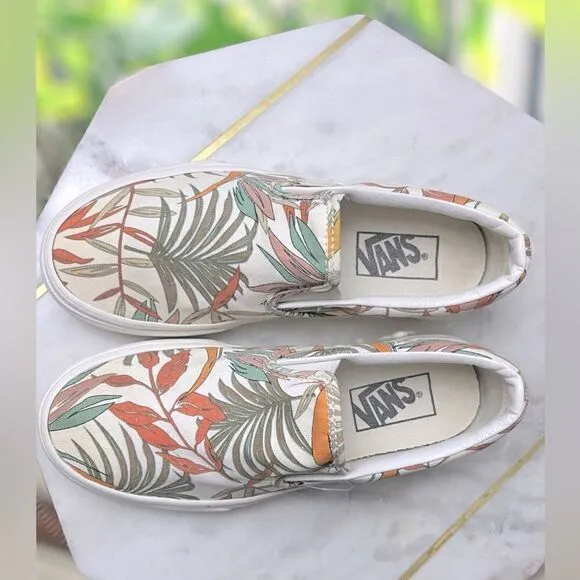 VANS® Unisex Classic Slip-On Sneakers in Cali Floral Size 4.5 Men 6 Women