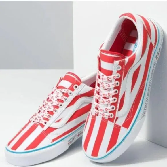 Vans Where's Waldo Red White Stripe Sneakers Size 12K  New Vans Off The Wall Bag