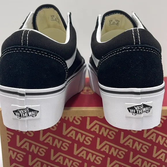 Vans Women’s Old Skool Stackform Suede/Canvas Black/True WVN0A7Q5M6BTPlatforms