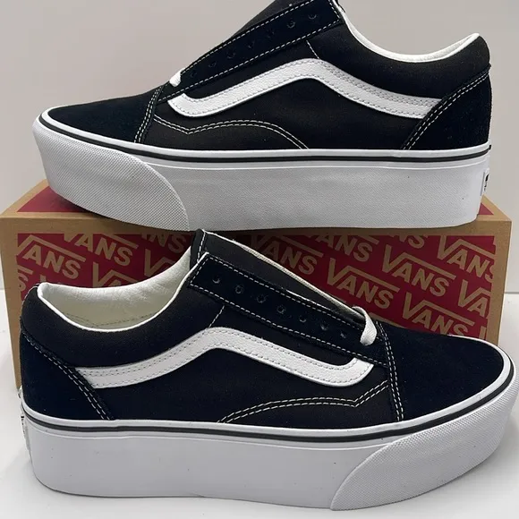 Vans Women’s Old Skool Stackform Suede/Canvas Black/True WVN0A7Q5M6BTPlatforms