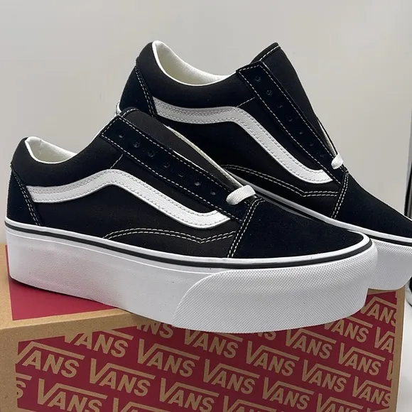 Vans Women’s Old Skool Stackform Suede/Canvas Black/True WVN0A7Q5M6BTPlatforms