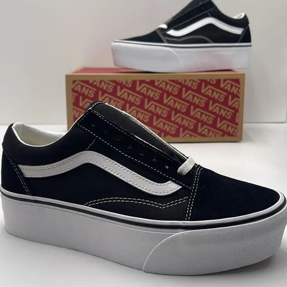 Vans Women’s Old Skool Stackform Suede/Canvas Black/True WVN0A7Q5M6BTPlatforms