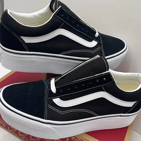 Vans Women’s Old Skool Stackform Suede/Canvas Black/True WVN0A7Q5M6BTPlatforms