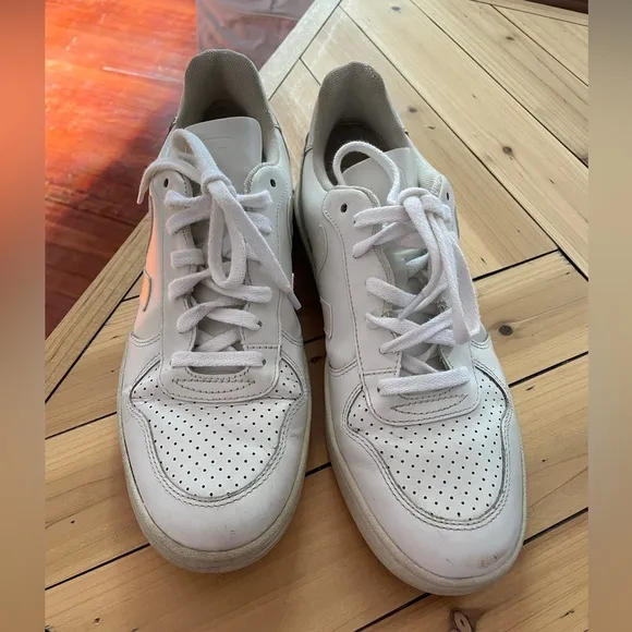 Veja V-10 white leather sneaker. Size 10 used