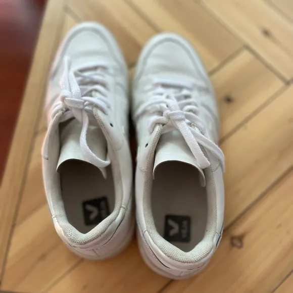 Veja V-10 white leather sneaker. Size 10 used