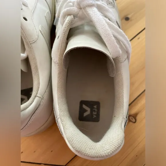 Veja V-10 white leather sneaker. Size 10 used