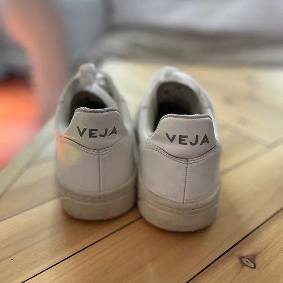 Veja V-10 white leather sneaker. Size 10 used