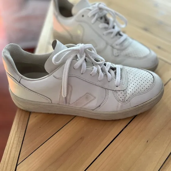 Veja V-10 white leather sneaker. Size 10 used
