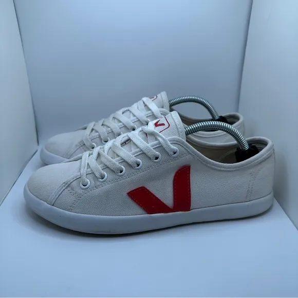 VEJA Women’s Canvas Sneaker Size 7 White Red