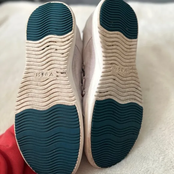 Vessi cityscape classic shoes