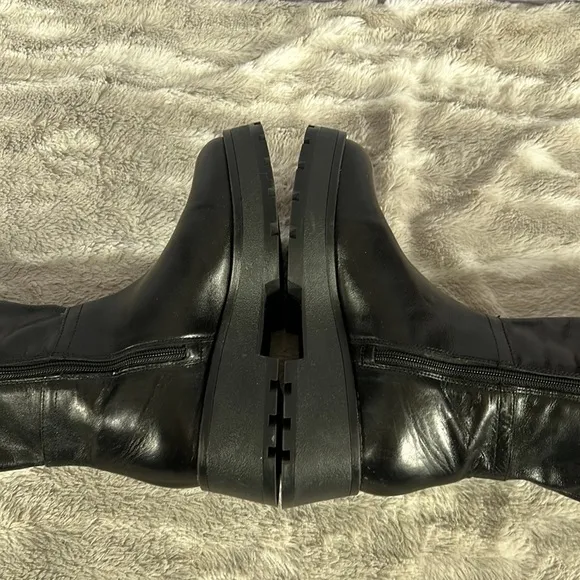 Vince Camuto Nettrio black, tall Boots sz 7.5