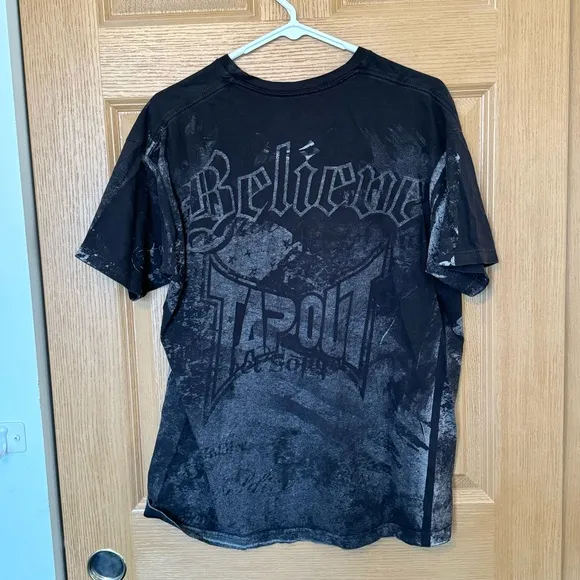 Vintage 00s y2k men's black Tapout skater affliction graphic T shirt