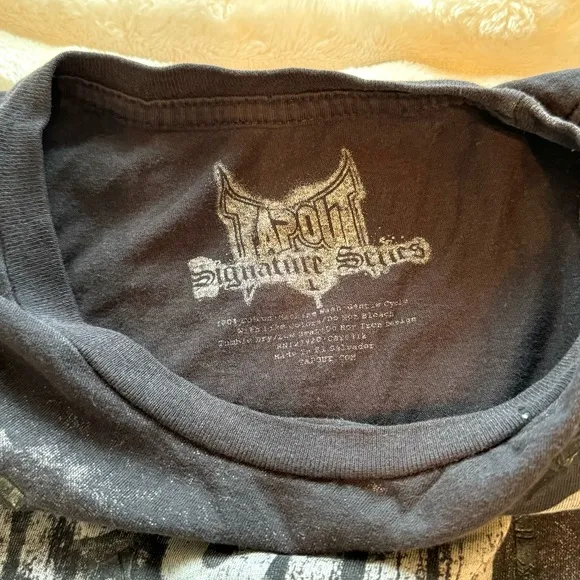 Vintage 00s y2k men's black Tapout skater affliction graphic T shirt
