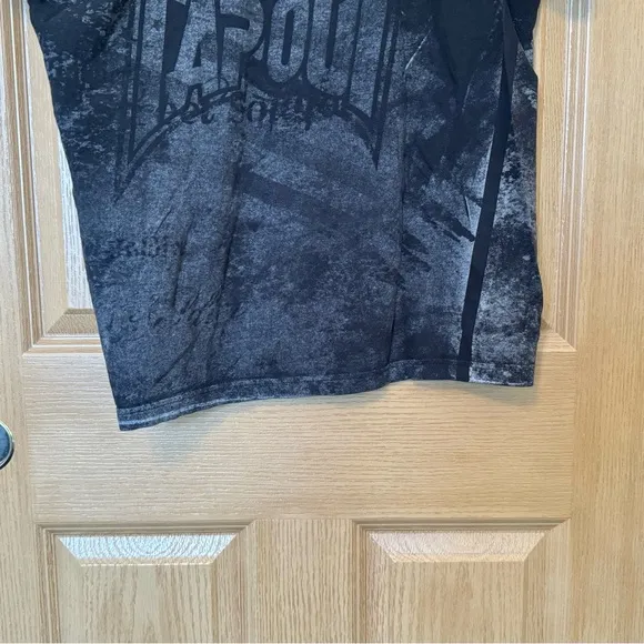 Vintage 00s y2k men's black Tapout skater affliction graphic T shirt