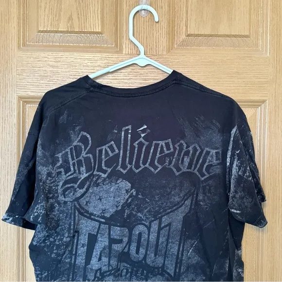 Vintage 00s y2k men's black Tapout skater affliction graphic T shirt