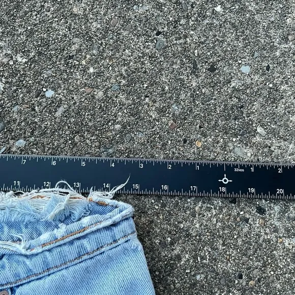Vintage 1998 Distressed Levi’s 512 Slim Fit Straight Leg Jeans