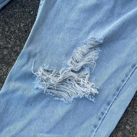 Vintage 1998 Distressed Levi’s 512 Slim Fit Straight Leg Jeans