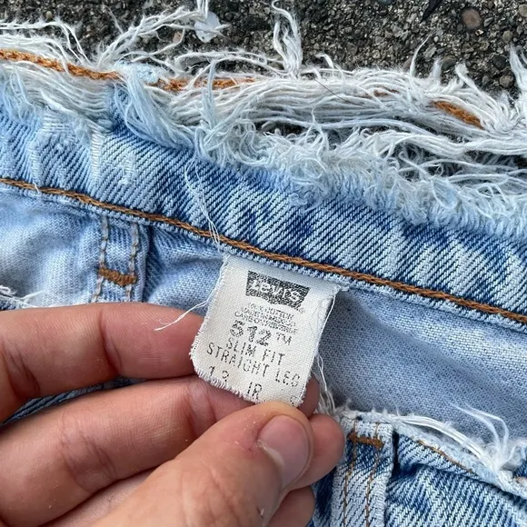 Vintage 1998 Distressed Levi’s 512 Slim Fit Straight Leg Jeans