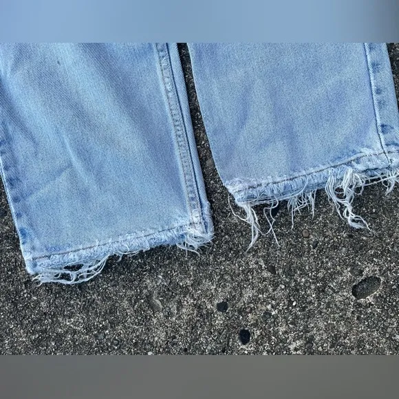 Vintage 1998 Distressed Levi’s 512 Slim Fit Straight Leg Jeans