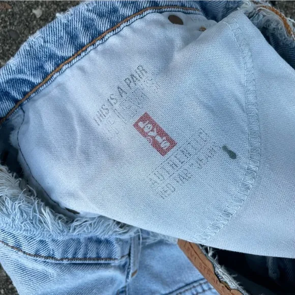Vintage 1998 Distressed Levi’s 512 Slim Fit Straight Leg Jeans