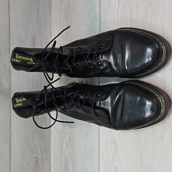 Vintage Doc.Martens Women Lace Up England Military Leather Boots Shoes UK 7 US 9