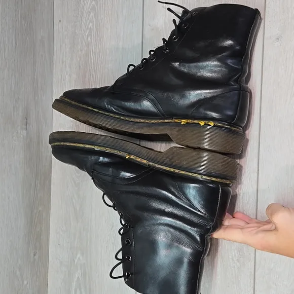 Vintage Doc.Martens Women Lace Up England Military Leather Boots Shoes UK 7 US 9