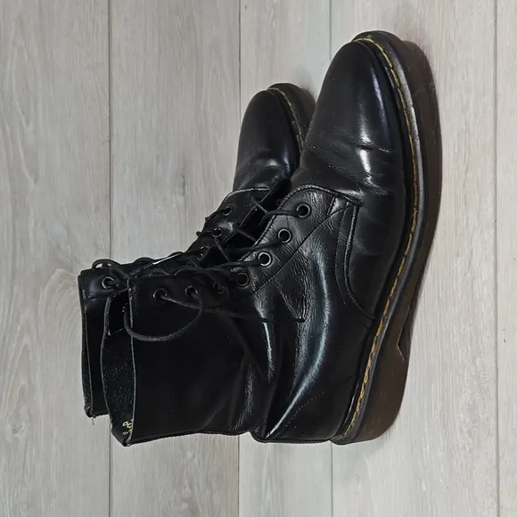 Vintage Doc.Martens Women Lace Up England Military Leather Boots Shoes UK 7 US 9