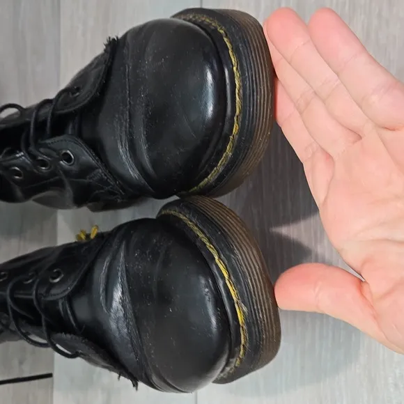 Vintage Doc.Martens Women Lace Up England Military Leather Boots Shoes UK 7 US 9