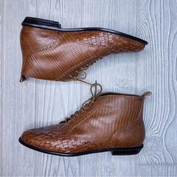 Vintage Nicole brown leather carmen 7.5 low top shoes lace woven boots retro