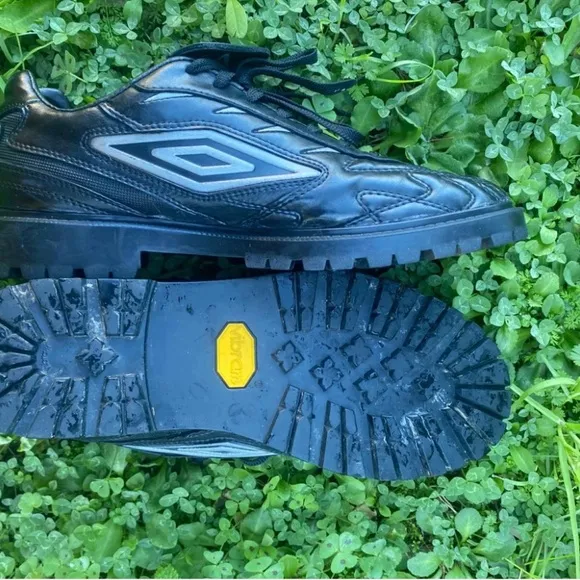 Vintage Umbro leather football resole casual shoes