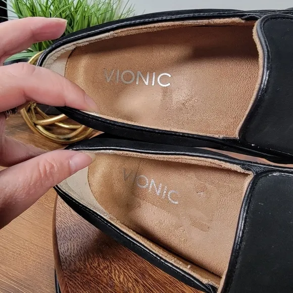 Vionic Black Suede Slip on Loafers Sneakers Size 7