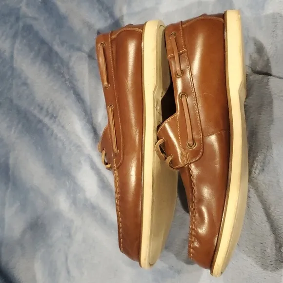 Vionic brown leather boat dock shoes Lloyd